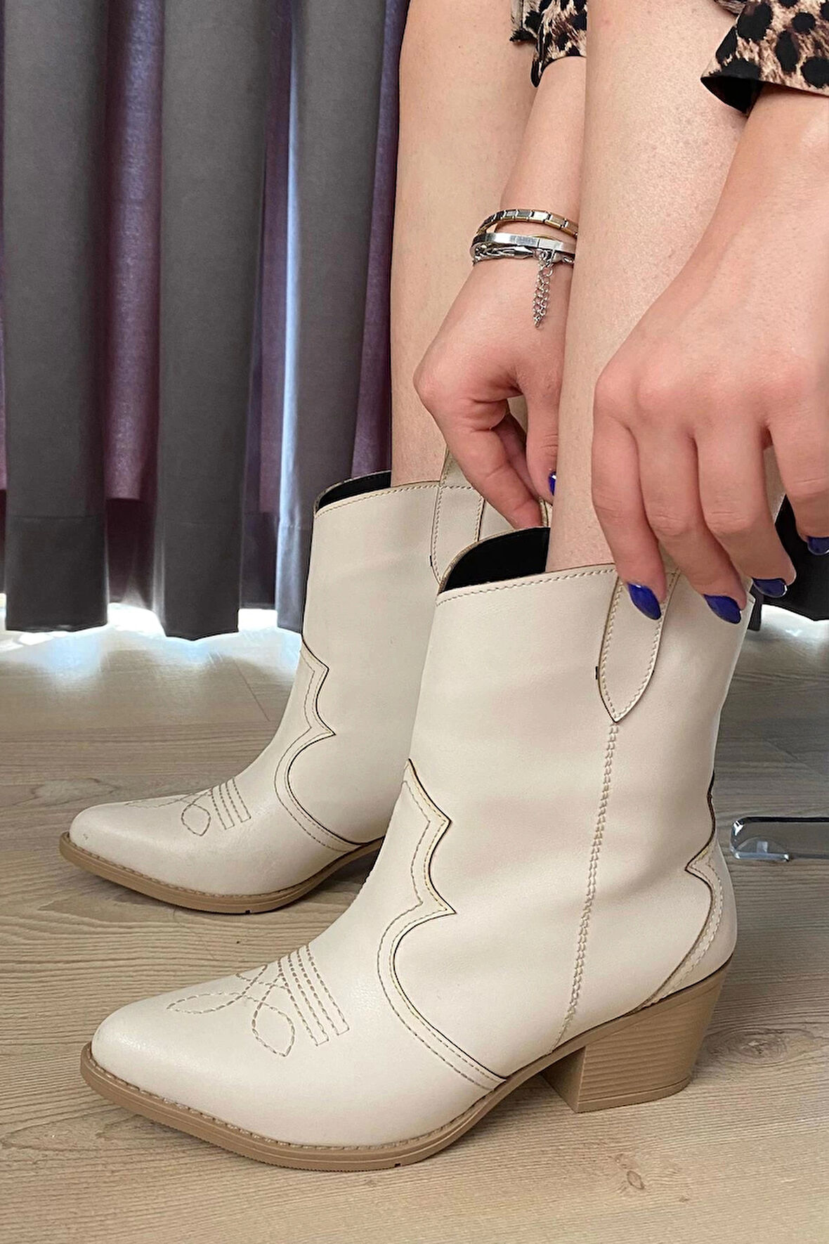 Kadın Vendy Vizon Süet Kısa Topuklu Kovboy Bot