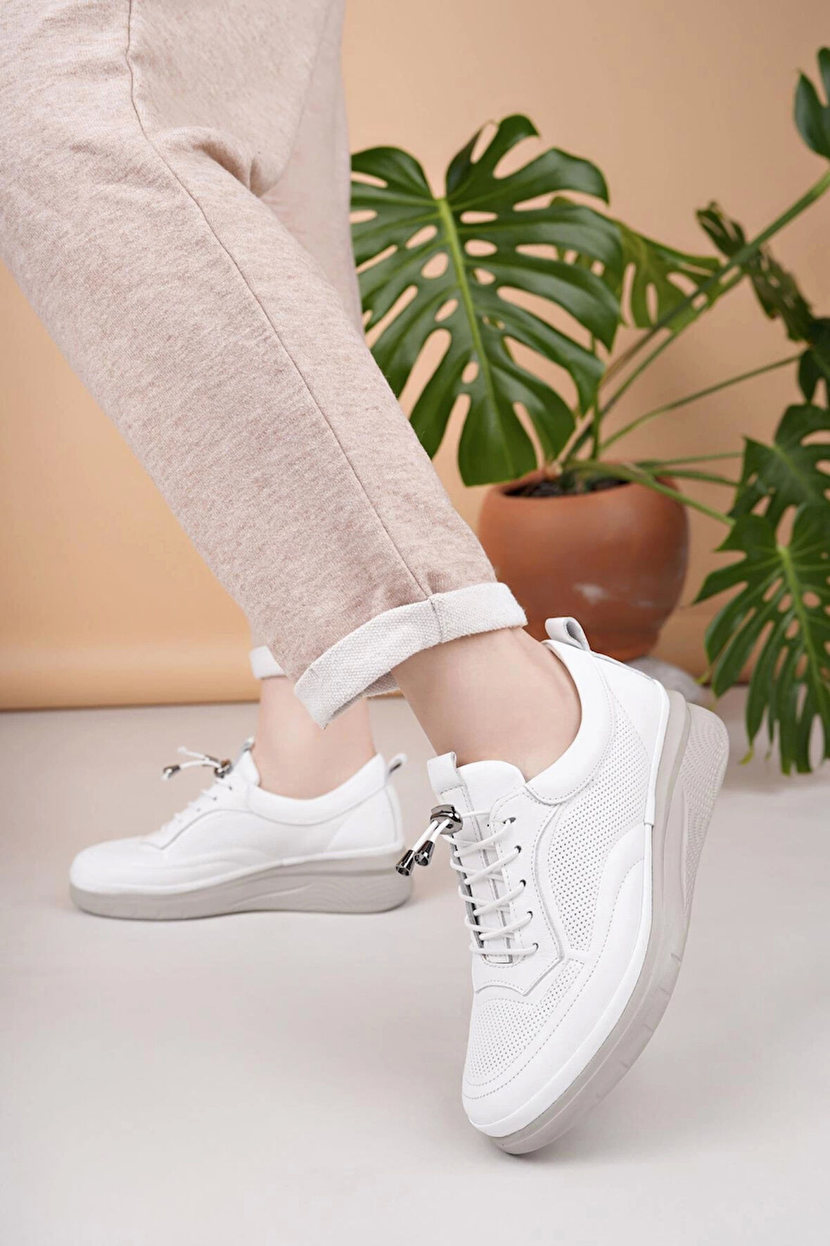 Modessa 121 Beyaz Bağcıklı Hakiki Soft Deri Kadın Ayakkabı