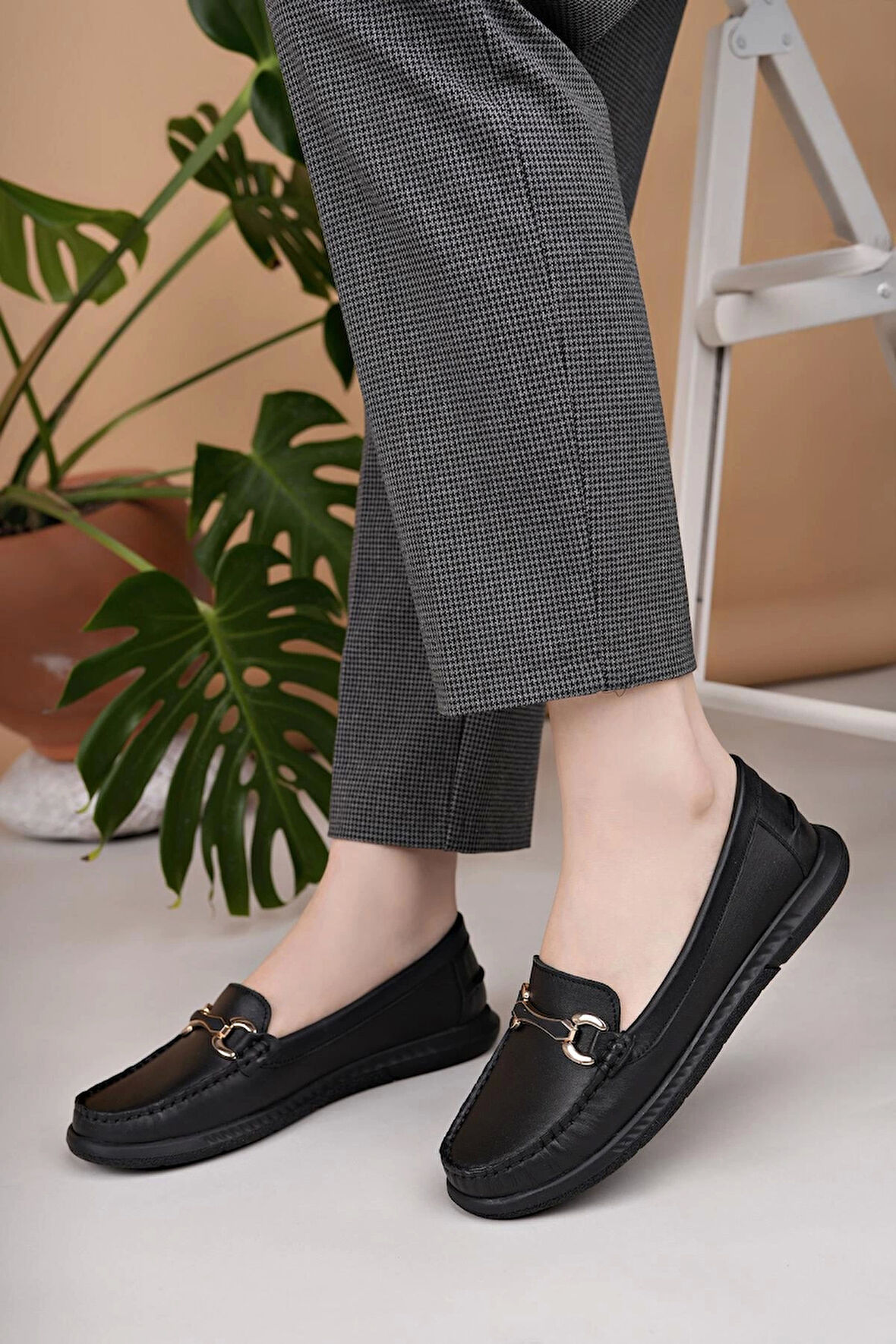 Eliz 24103 Siyah Hakiki Soft Deri Rok Günlük Kadın Ayakkabı