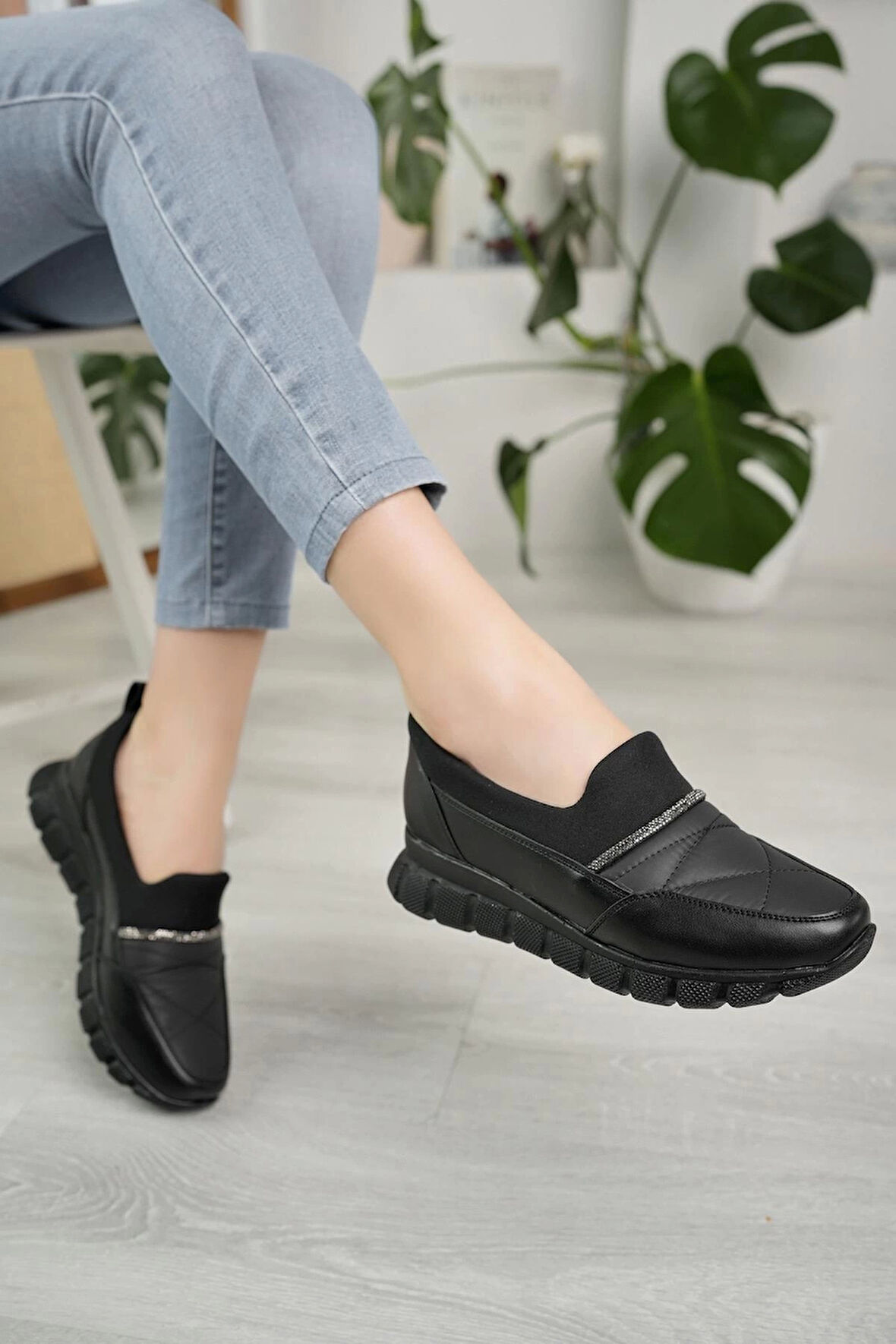 Nesil Shoes Acr 50 Siyah Taşlı Strech Kadın Ayakkabı