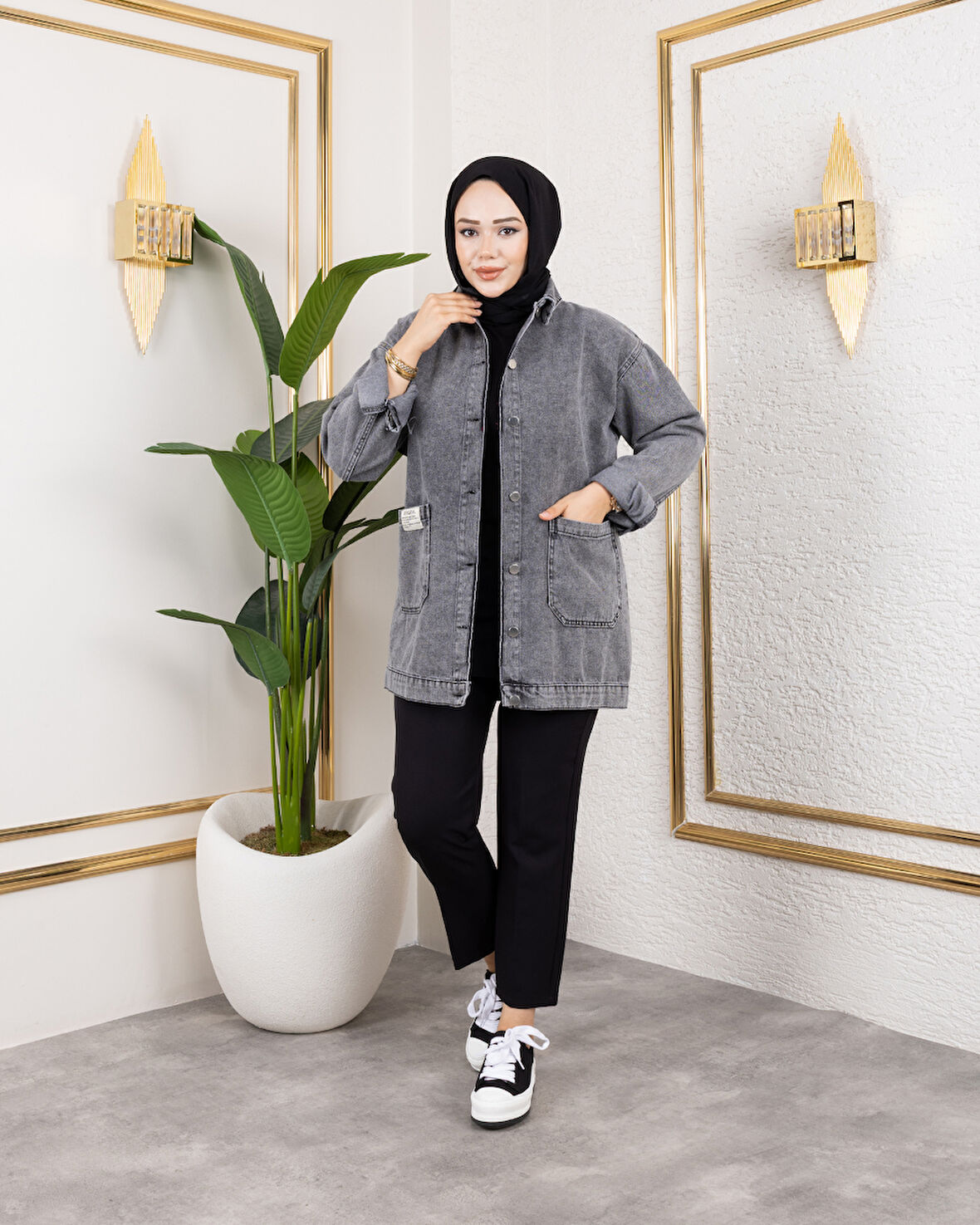 Kadın Cepli Düğmeli Koyu Gri Kot Ceket