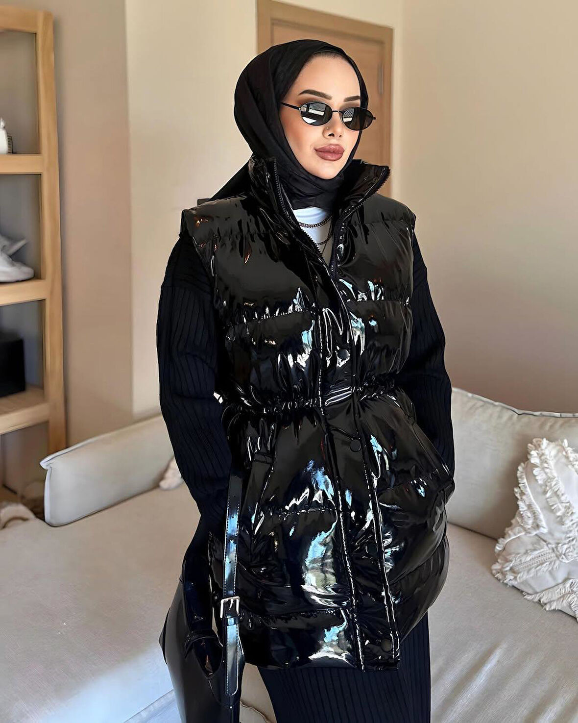 Kadın Fermuarlı Cepli Siyah Parlak Şişme Yelek