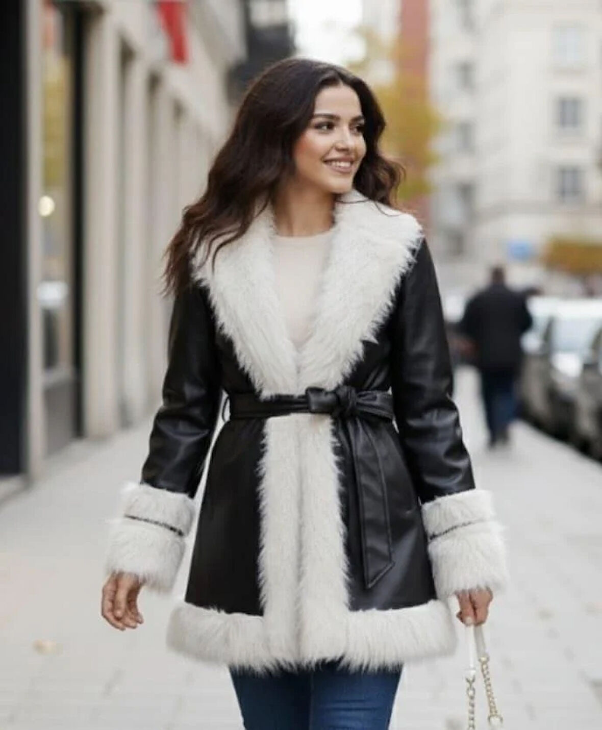 Kadın Tüylü Kemerli İçi Astarlı Deri Siyah Ceket