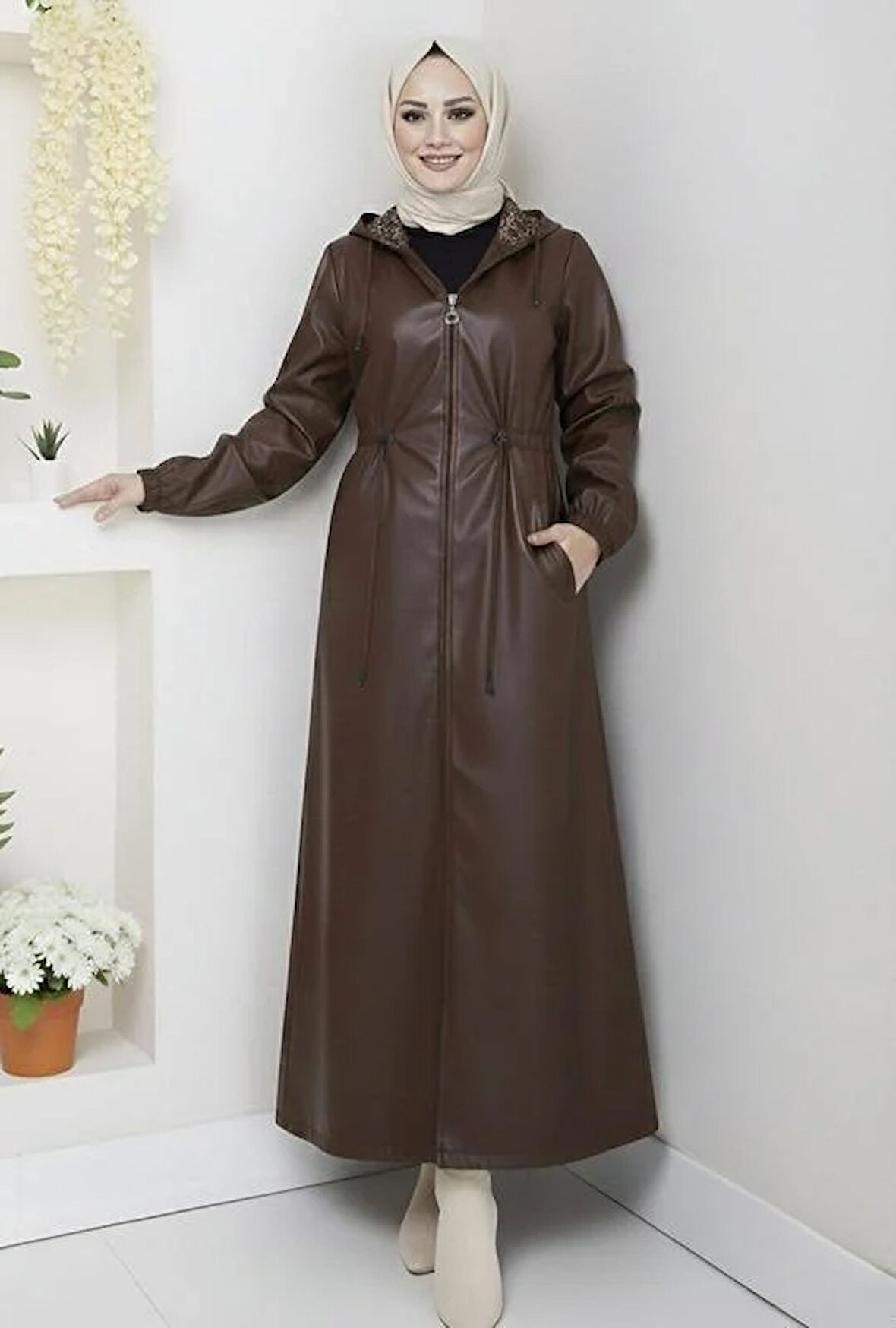 Kadın Kapüşonlu Fermuarlı İçi Şardonlu Kahverengi Deri Kap