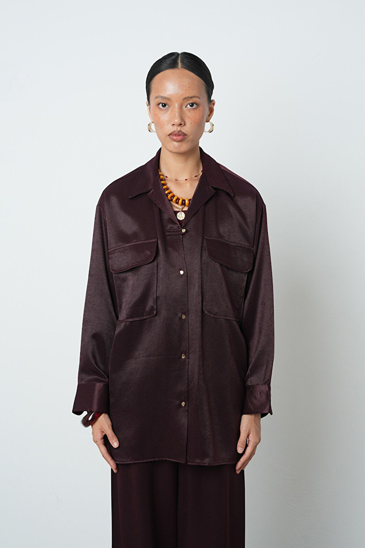 Kadın Düz Renk Çift Cepli Altın Düğme Detaylı Gömlek