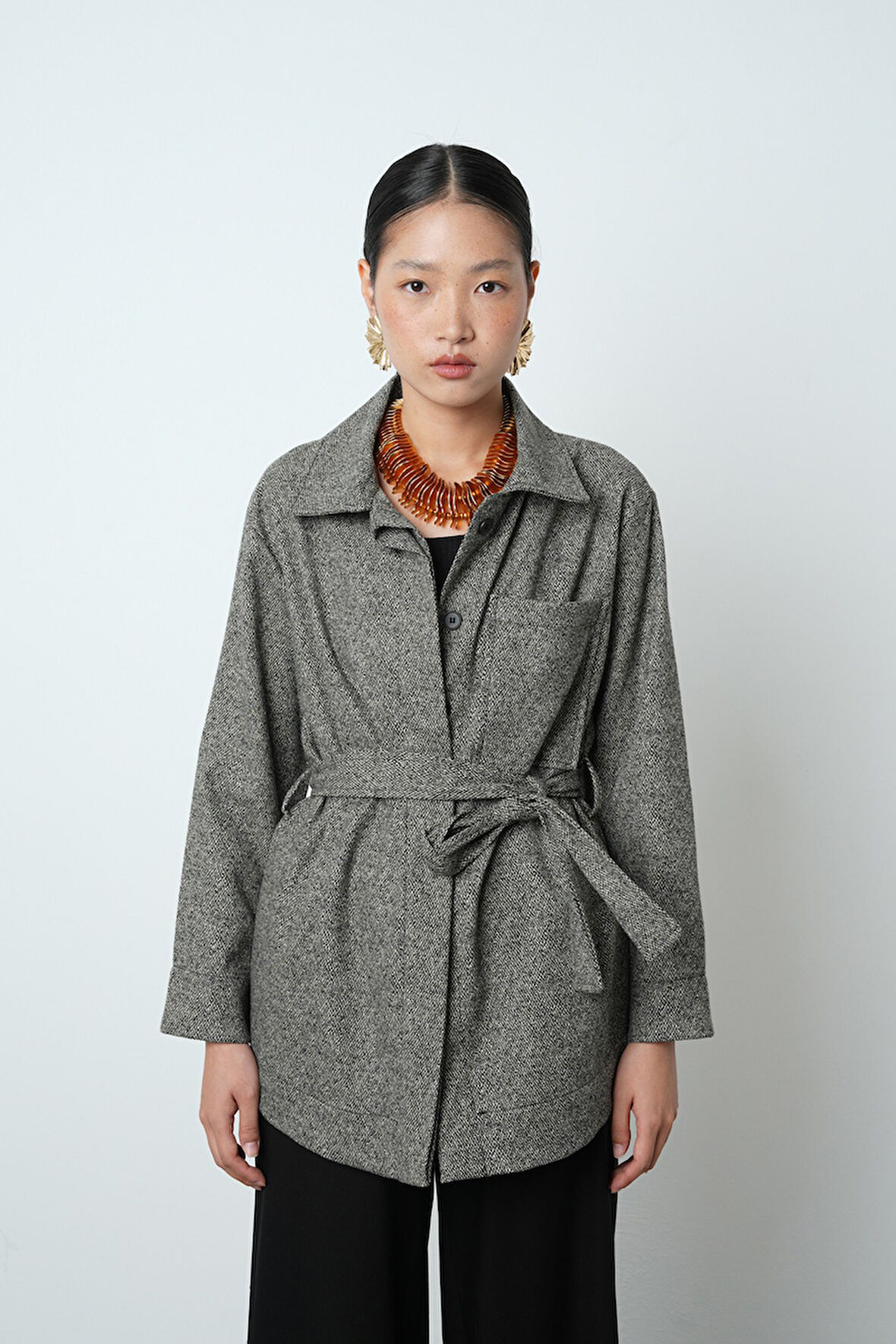 Kadın Gri-Siyah Desenli Cepli Kuşaklı Tesettür Gömlek-Ceket