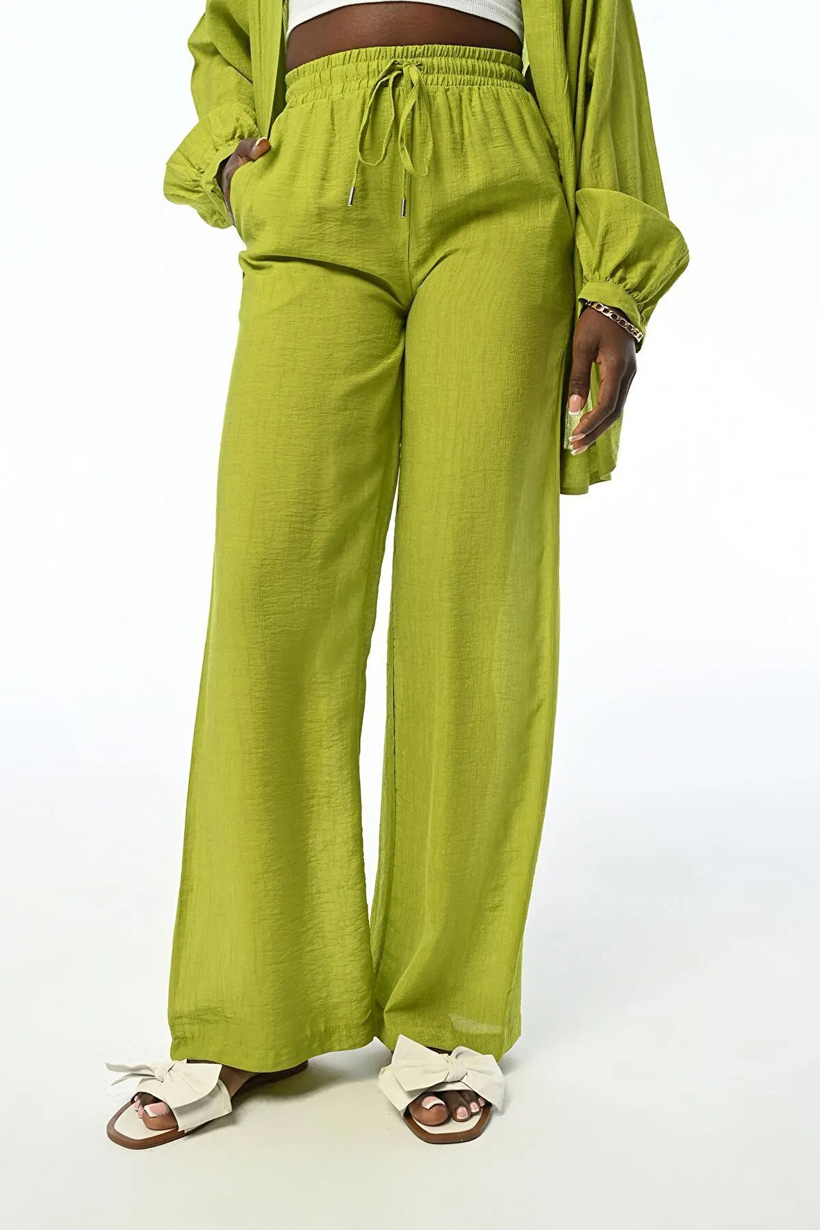 KADIN RAHAT KALIP BOL PAÇA  BELİ LASTİKLİ DÜZ RENK PANTOLON