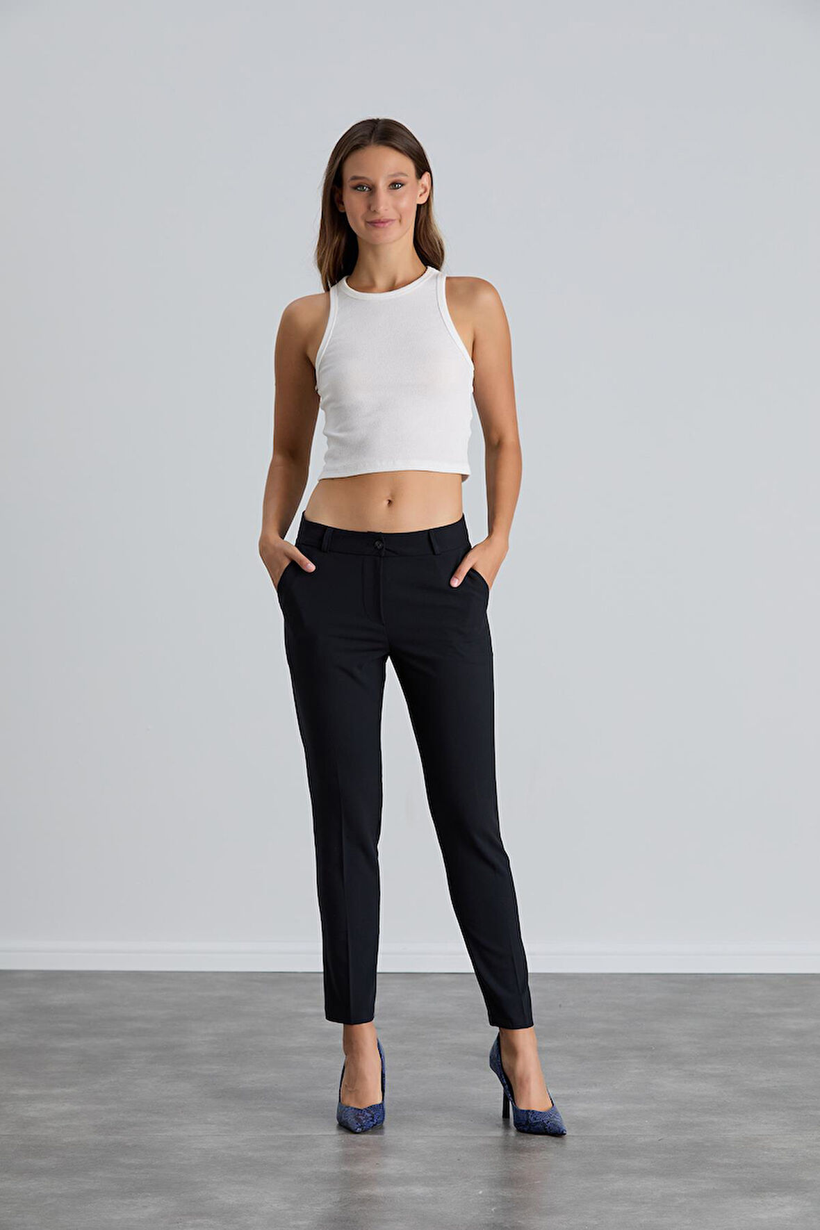 IŞŞIL 4548-Bilek Boy Dar Paça Kumaş Pantolon