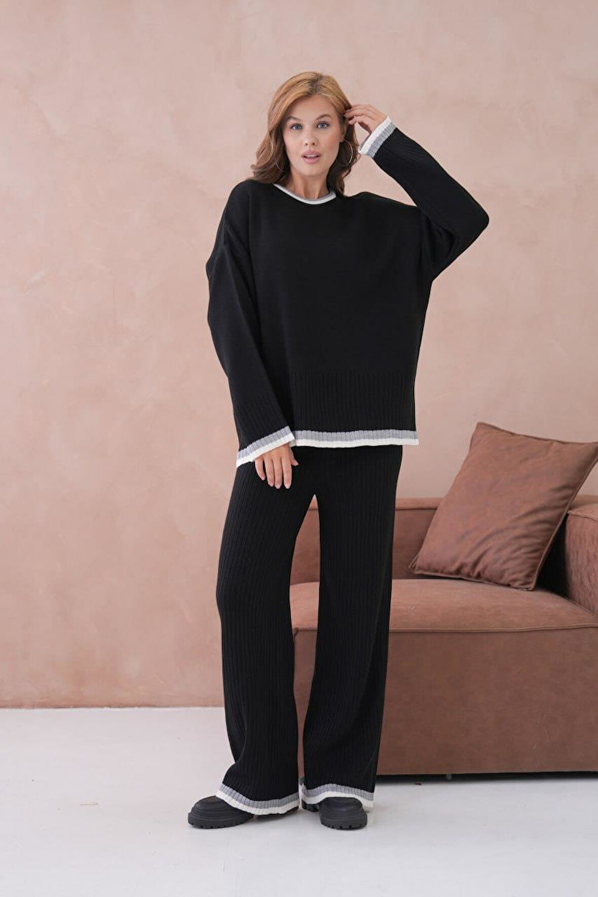 IŞŞIL 12227-Sıfır Yaka Şeritli Triko Pantolonlu Takım