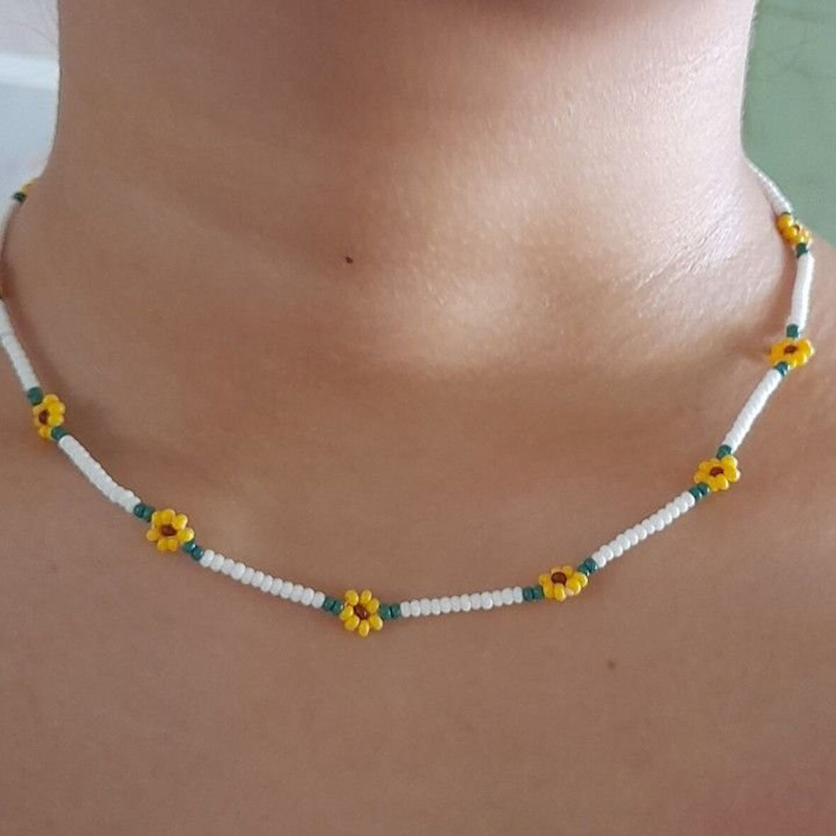 Kadın Papatyalı Kolye 