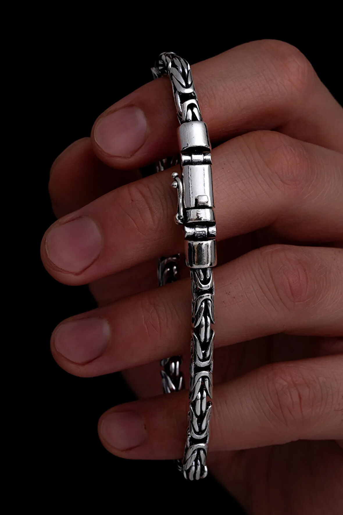 Erkek Gümüş Bileklik - 5.2 mm Özel Kilit Tasarımlı Yuvarlak Kesim Kral Model Gümüş Bileklik