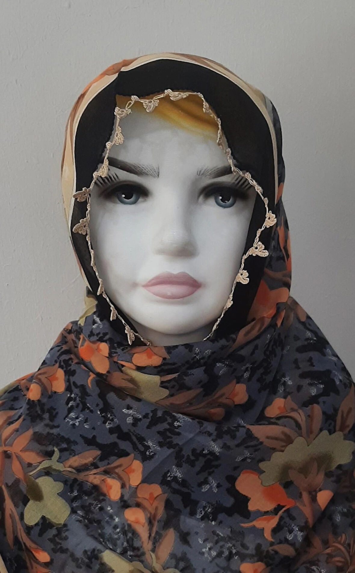 El Emeği Dört Tarafı Tığ Oyalı Baş Örtüsü En-Boy 93cm