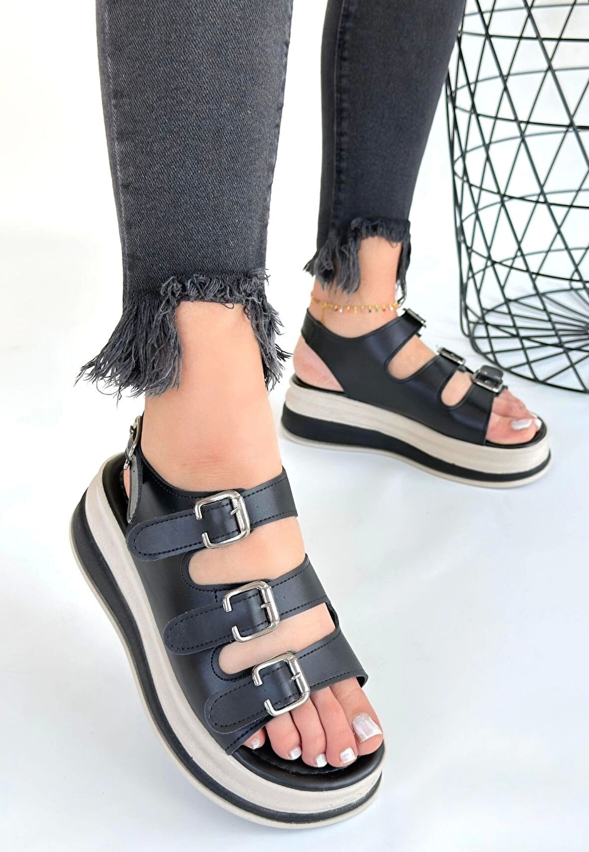 Jatay Siyah Cilt Sandalet