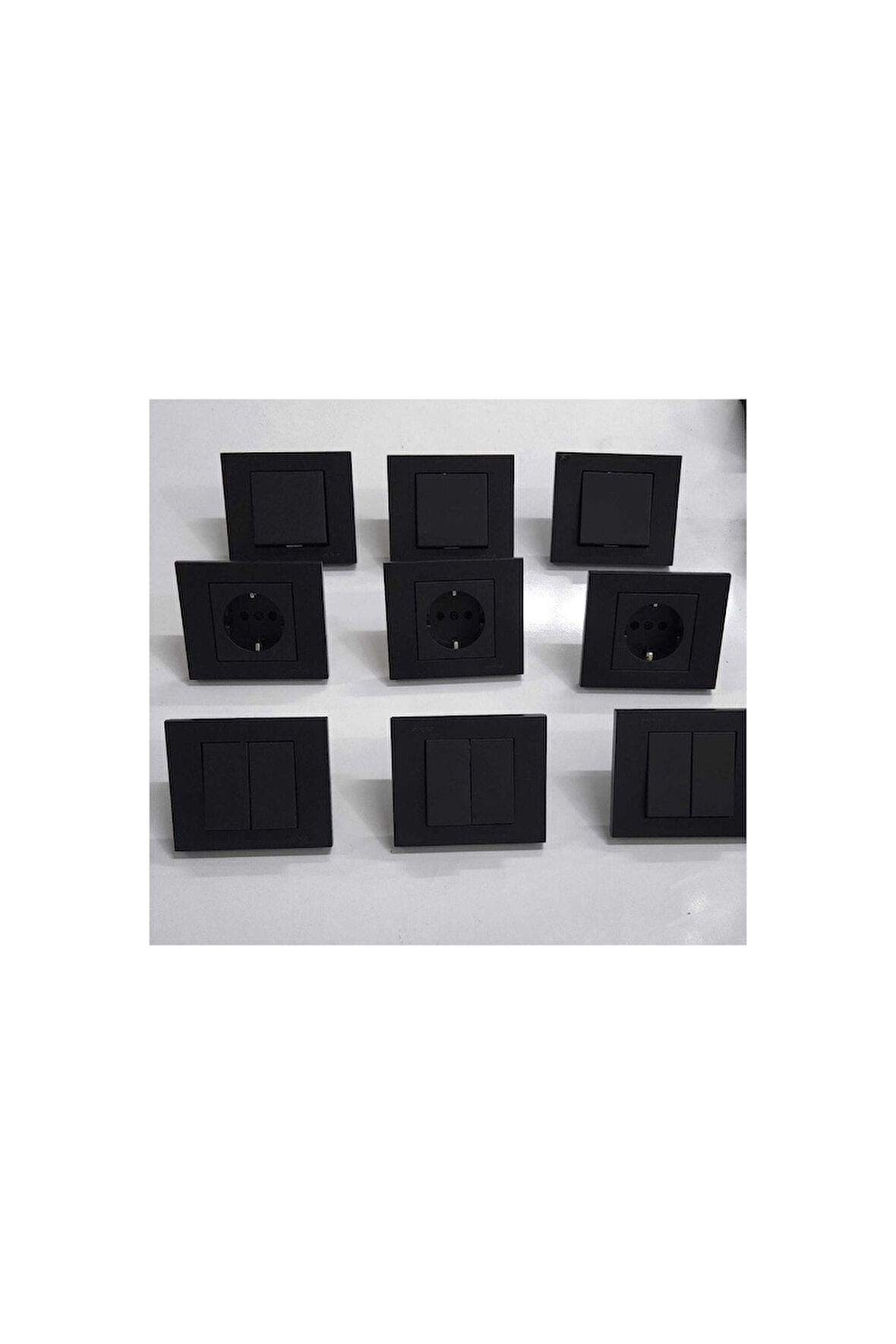 Ovivo Grano Siyah 3 Adet Anahtar 3 Adet Topraklı Priz 3 Adet Komitatör