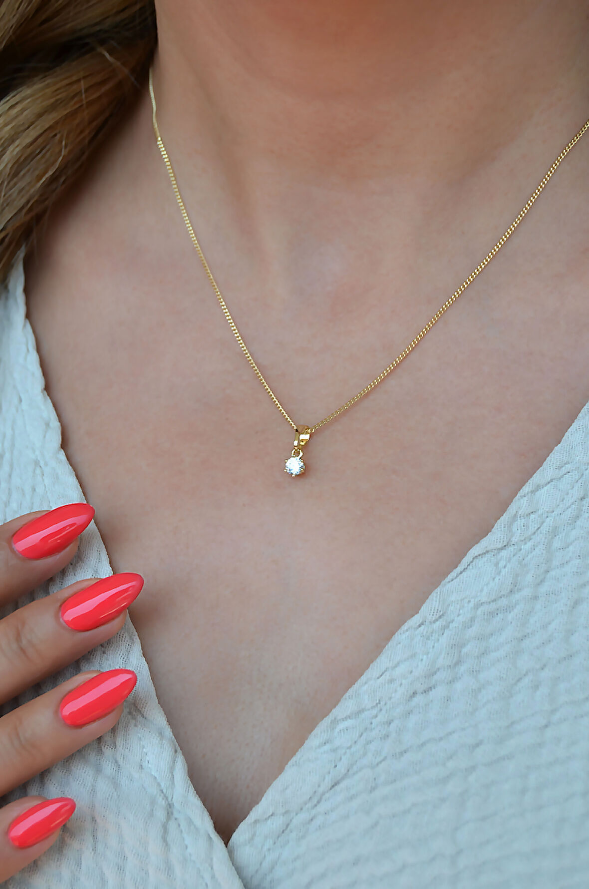 Zirkon Taşlı Tektaş Kolye – 4 mm Taşlı, 14K Altın Rodyum Kaplama