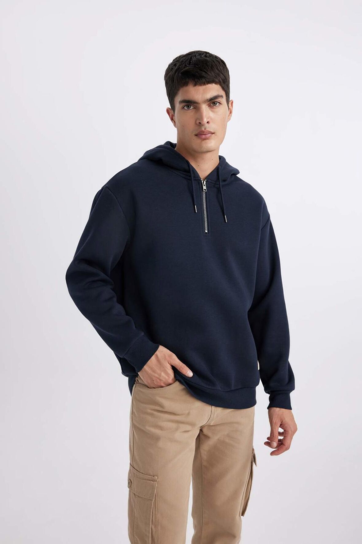 DeFacto Oversize Geniş Kalıp Kapüşonlu Yarım Fermuarlı Sweatshirt B4846AX24SPNV163