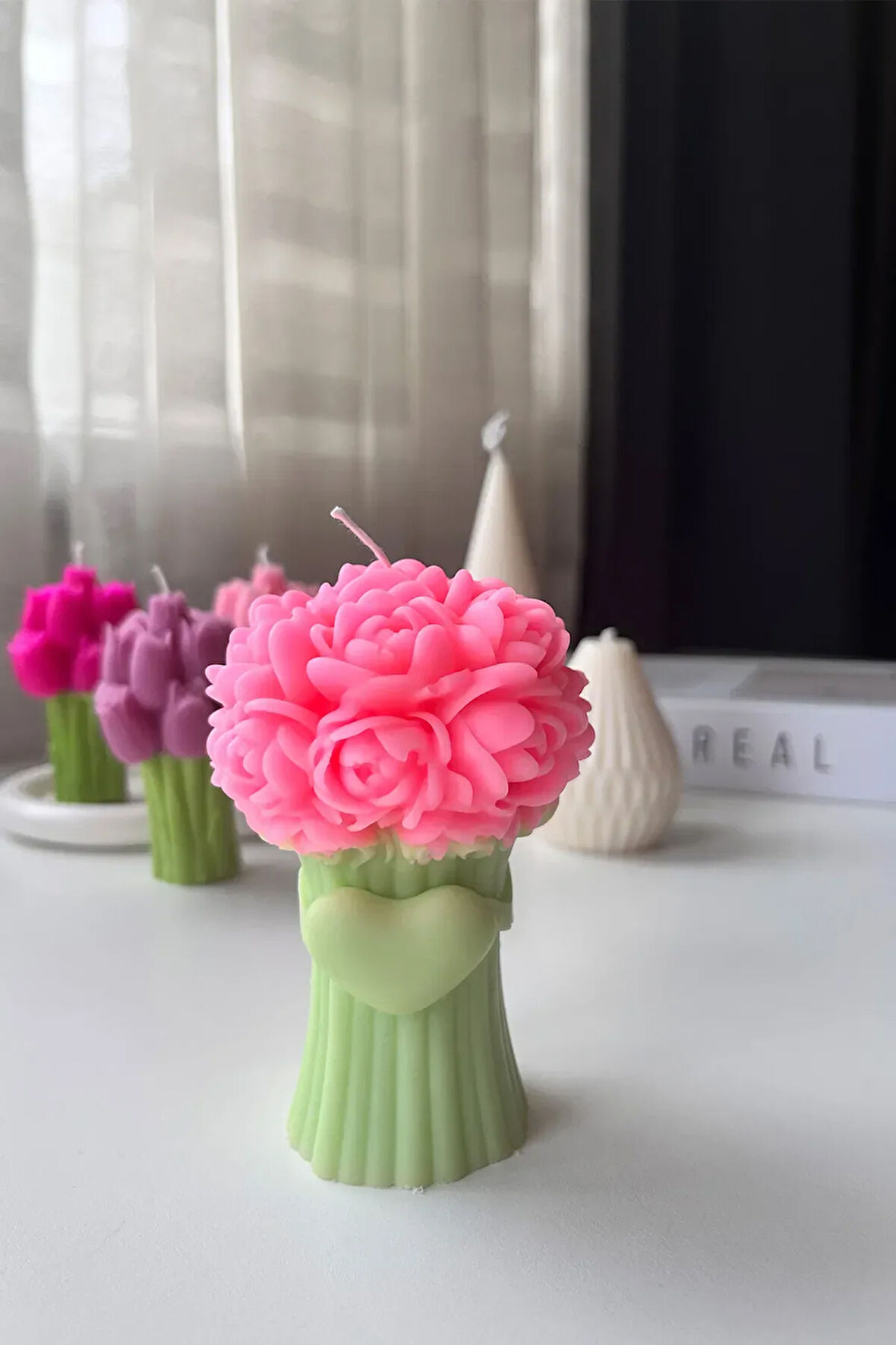 Gül Demeti Figürlü Soya ve Bal Mumu Çiçek Kokulu