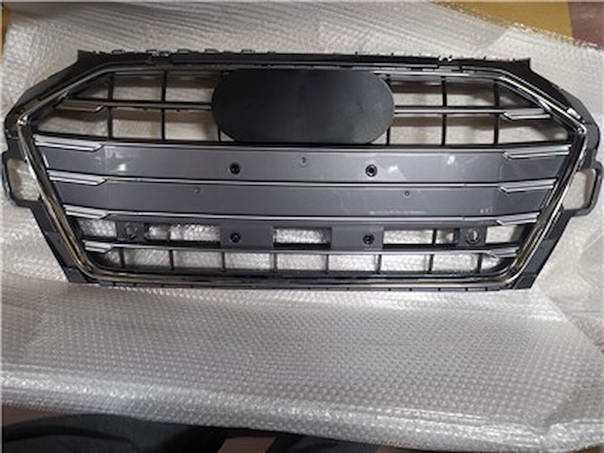Audi A4 Ön Panjur Krom Çerçeve Krom Çizgili Parlak Gri Sensörlü 2018>>