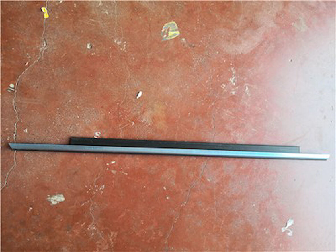 Audi A6 Cam Sıyırıcı Fitil Arka Sol Kromlu 2011-2018