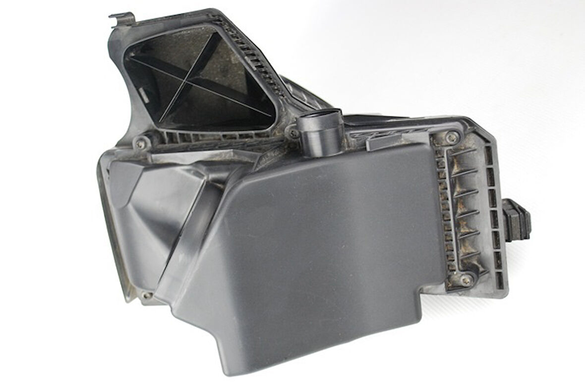 Audi A4/A5/Q5 Hava filtre kutusu 1.8 benzin 2008-2017
