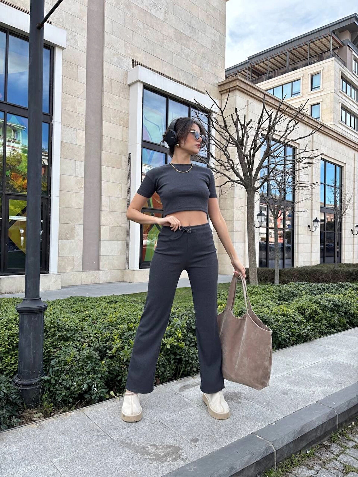 Basic Düz Croptop Regular Kesim %100 Pamuk Fitilli Bol Paça Eşofman Büstiyer Takım - Antrasit