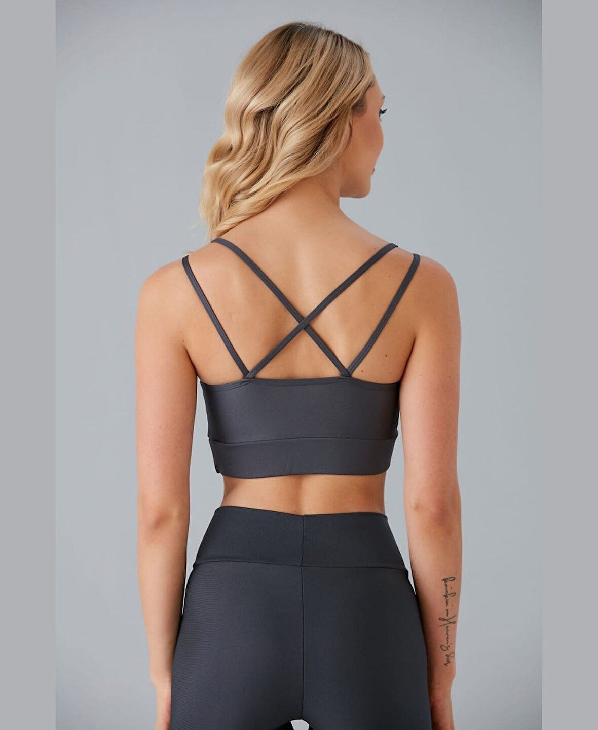 Aurafit V Yaka Arkası Çapraz İp Askılı Tasarım Spor Sütyeni/Büstiyer-9024