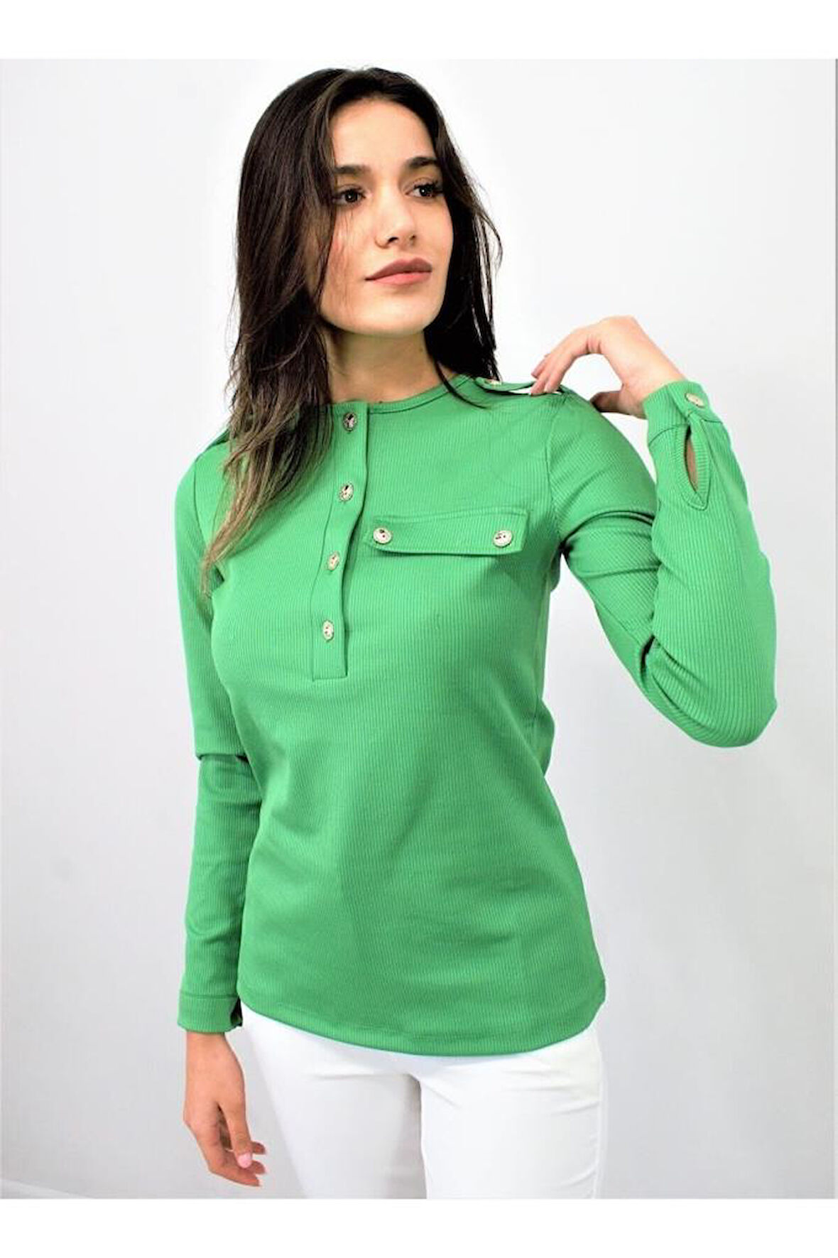 Kadın Siyah Apoletli Düğmeli Yarım Patlı Cep Detaylı Uzun Kollu Kaşkorse Bluz Yb3283200