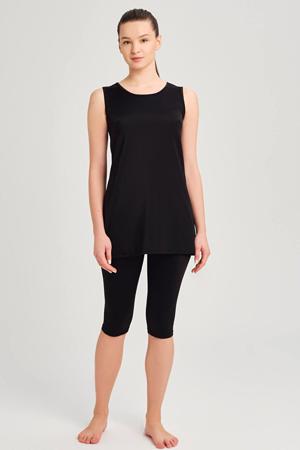 Haşema Siyah Askılı 3 Parça Yarı Kapalı Mayo Takımı 6024