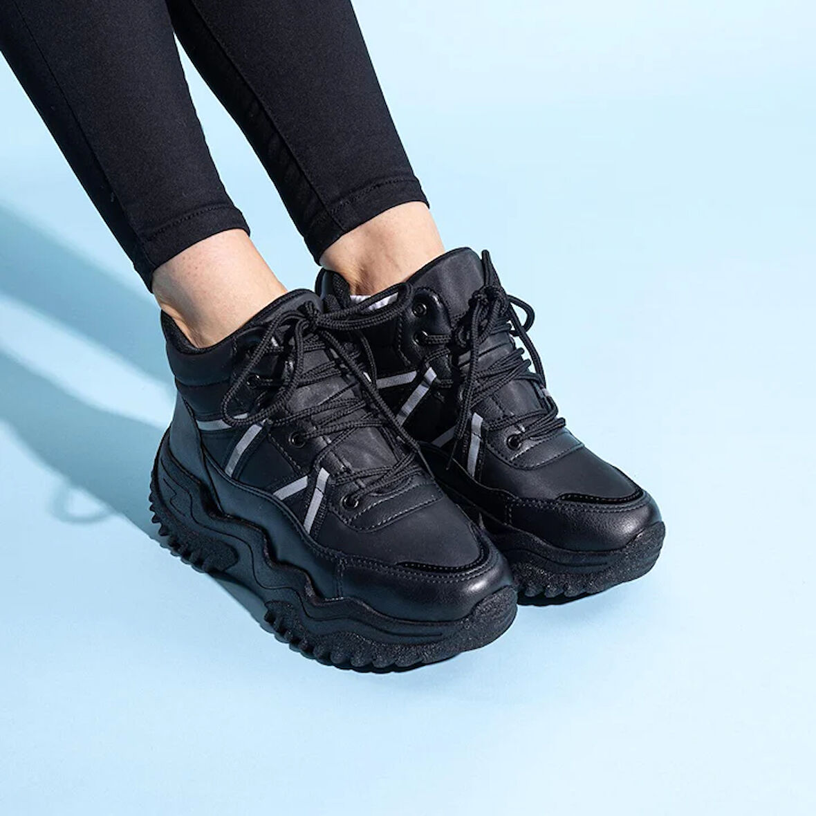 Beyaz (Flet) Poli Hafif Taban Bağcıklı Kalın Taban Kadın Bot SİYAH