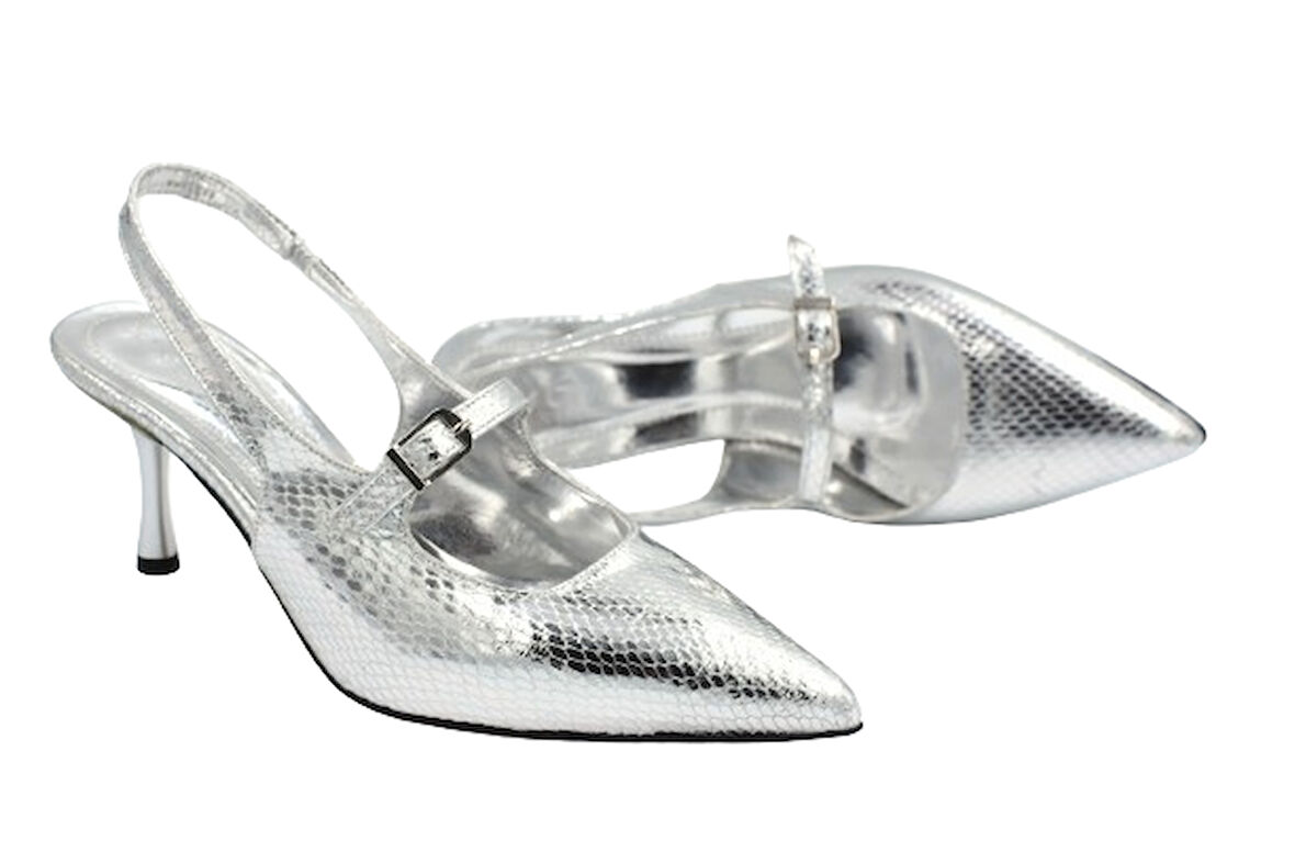 Prego Kapalı Burun Toka Detaylı Topuklu Kadın Ayakkabı GUMÜŞ