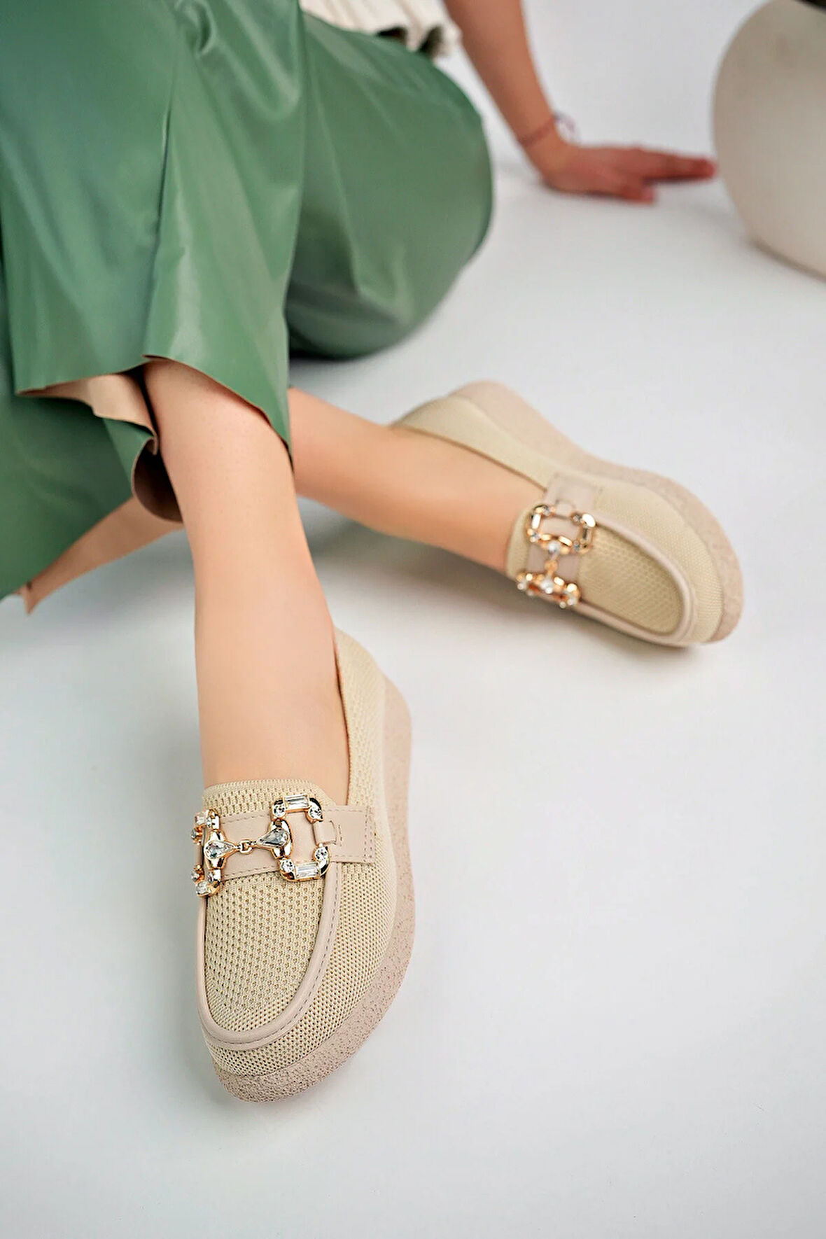 Beyaz (Shoes) Anatomik Tasarım Taşlı Toka Dokuma Oxford Kadın Ayakkabı BEJ
