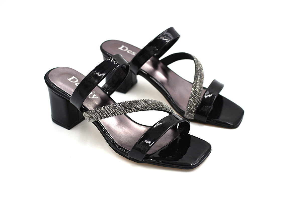 Beyaz (Desniy) Taş Biyeli Topuklu Kadın Terlik SİYAH