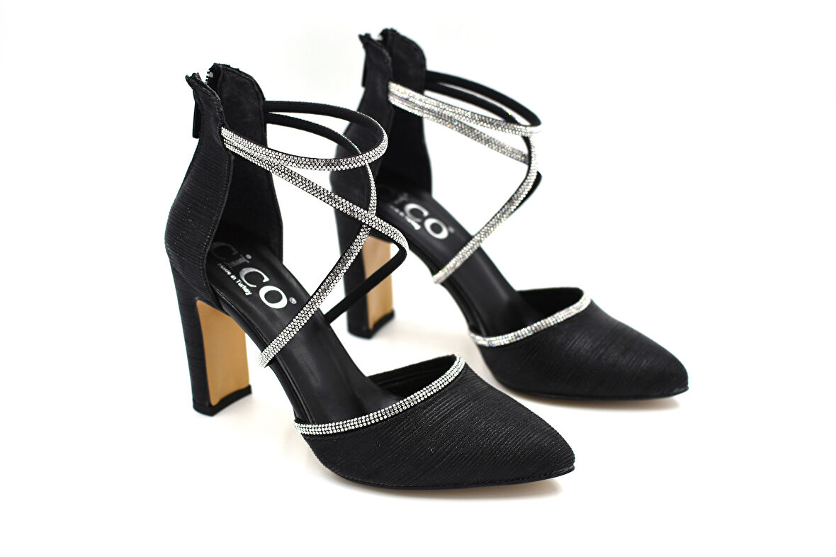 Prego Taş Biye Detaylı Kapalı Burun Kadın Ayakkabı SİYAH GÜMÜŞ