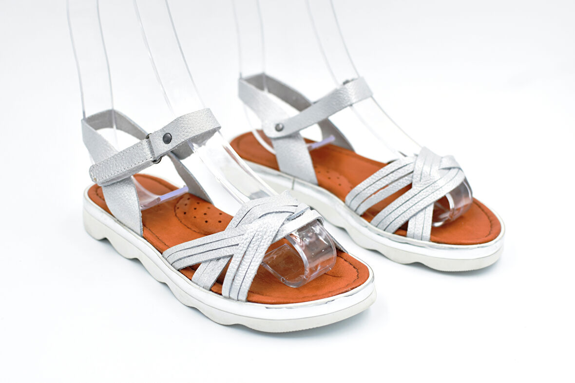 Prego (World Kids) Hakiki Deri Termo Kaymaz Taban Cırtlı Günlük KızÇocuk Sandalet GRİ