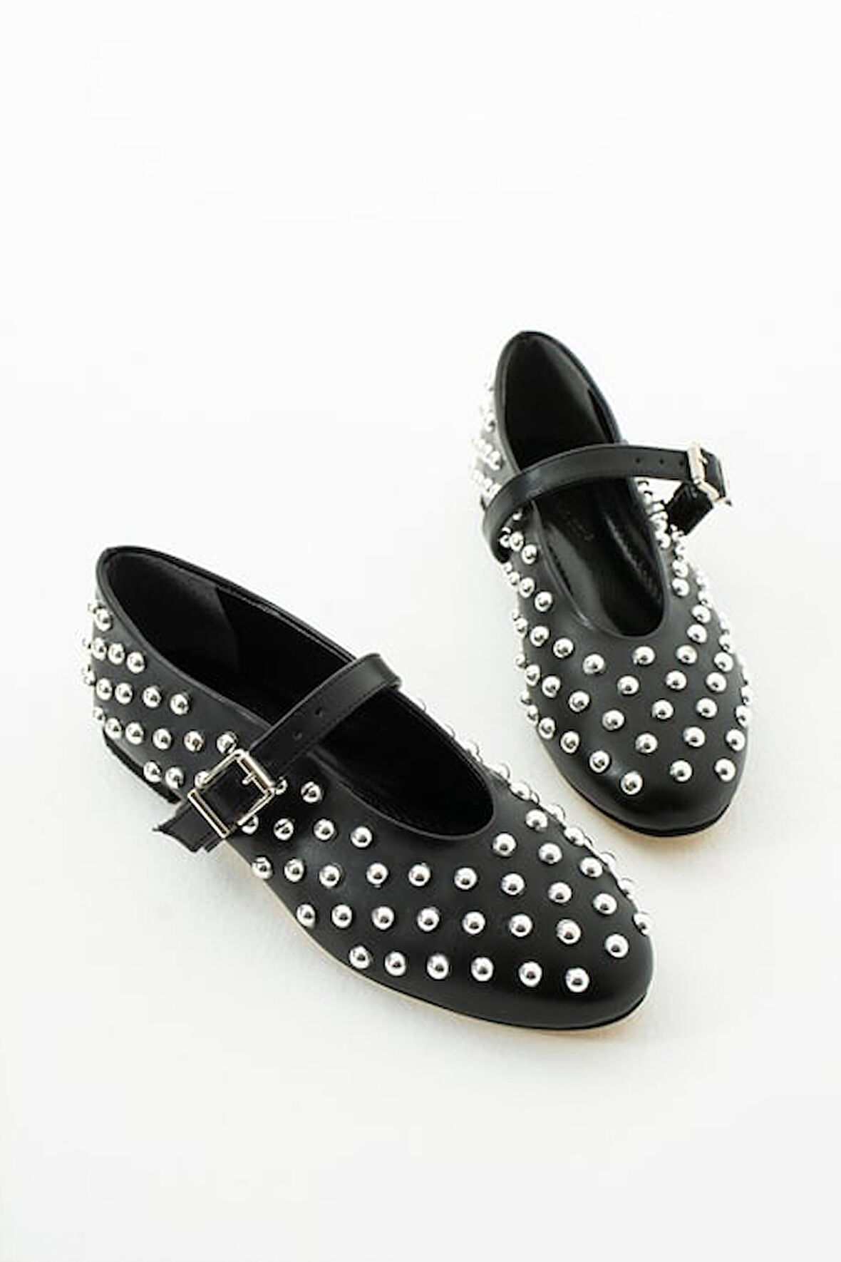 Beyaz (London) Tek bantlı Zımba Detaylı Günlük Kadın Babet SİYAH