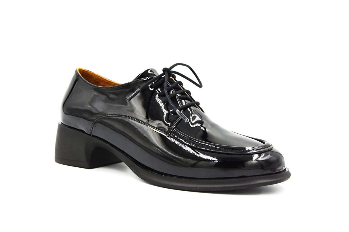 Beyaz (Park Moda) Termo Kaymaz Taban Bağcıklı Günlük Kadın Ayakkabı RUGAN SİYAH