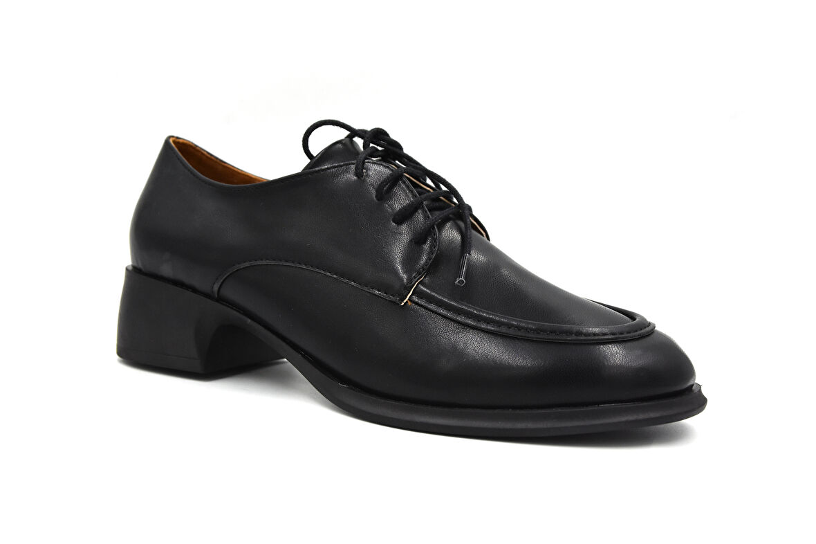 Beyaz (Park Moda) Termo Kaymaz Taban Bağcıklı Günlük Kadın Ayakkabı SİYAH