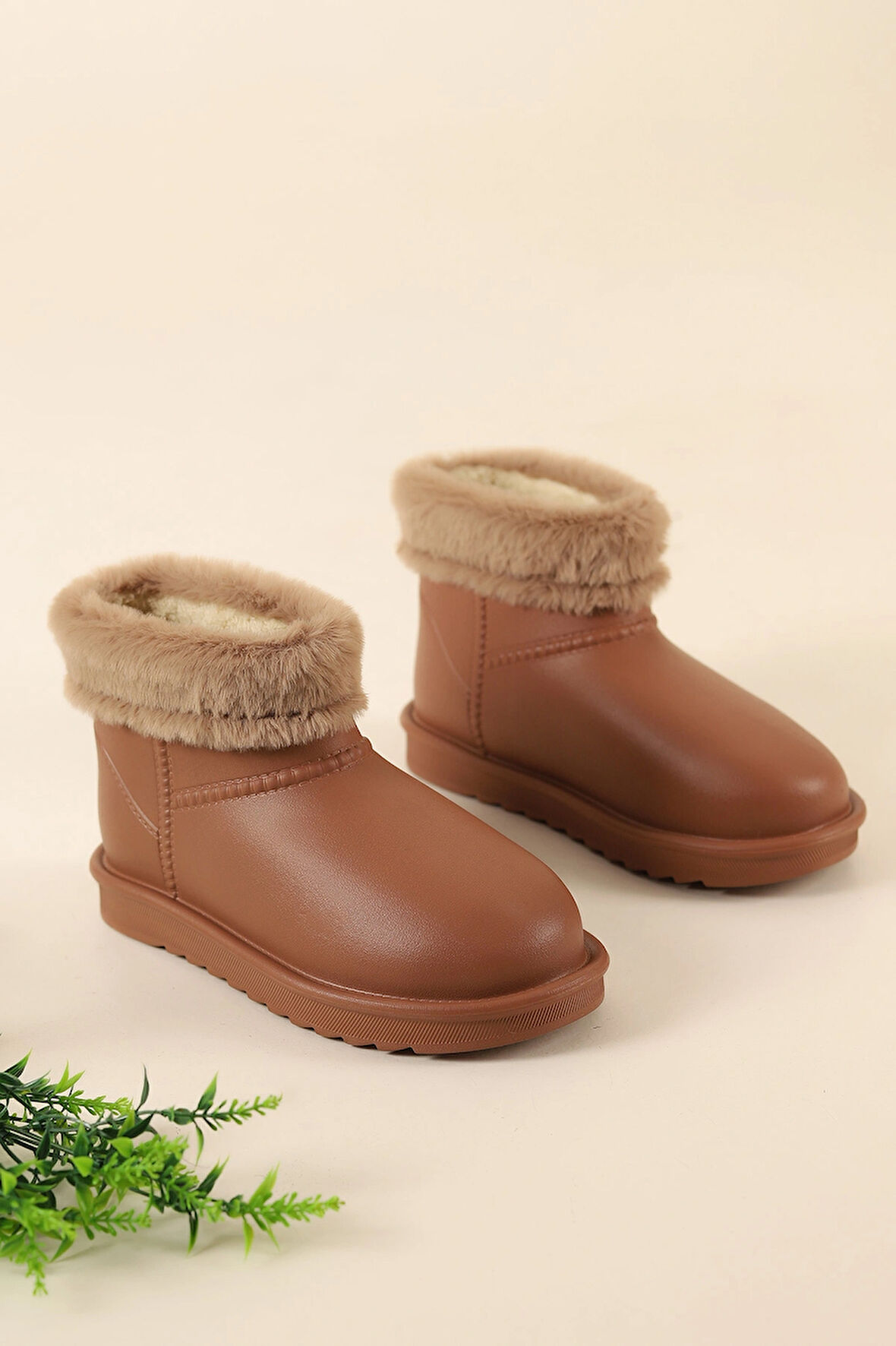 Beyaz İçi Kürk Detaylı Eva 2 cm Topuklu Faylon Kadın Yağmur Botu TABA