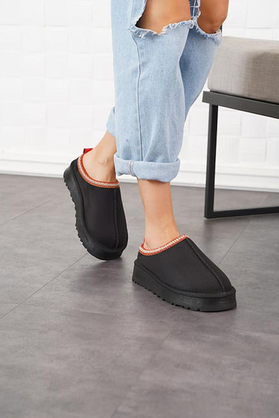 Beyaz Milano içi Tüylü Yüksek Tabanlı UG Kadın Terlik SİYAH