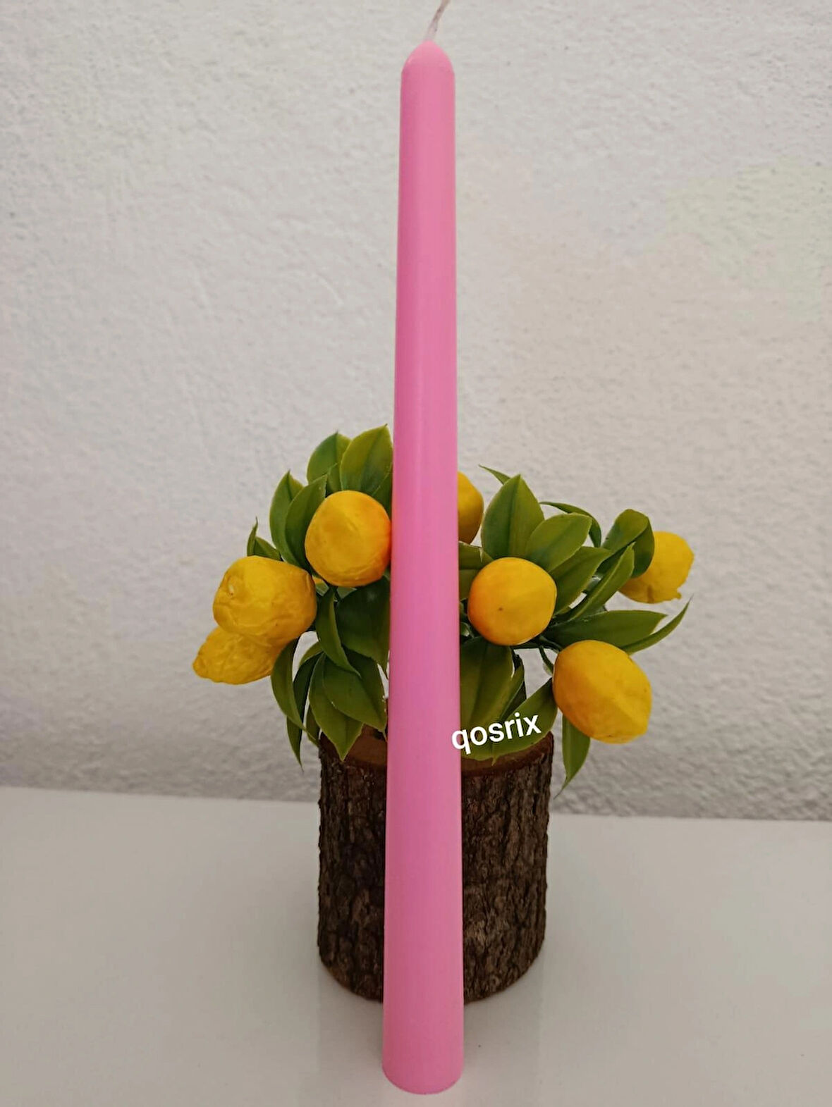 qosrix Pudra Pembe Şamdan Soya Mumu 1. Kalite Soya Doğal Pudra Kokulu Uzun Çubuk Konik Dekoratif Mum 1 Adet
