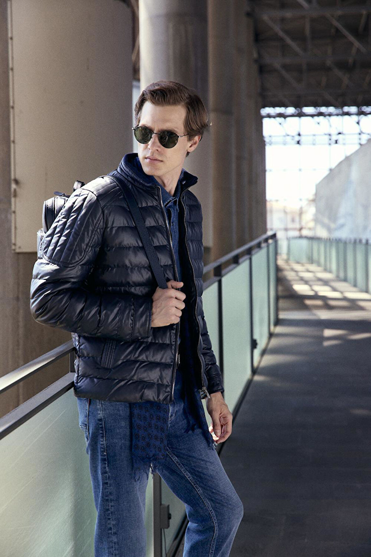 Su Geçirmez Regular Fit Erkek Şişme Suni Deri Mont Lacivert 4528