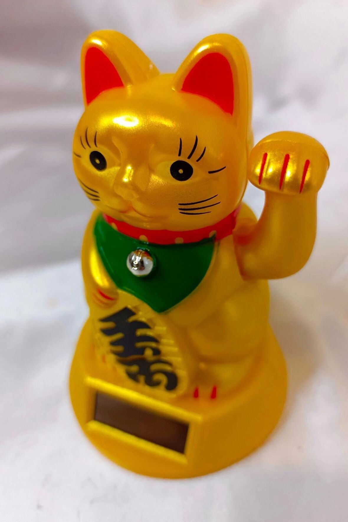 Feng Shui Bereket Şans Mutluluk Çağıran Şans Kedisi Solar Panelli Hareketli Pati Maneki Neko Feng Shui