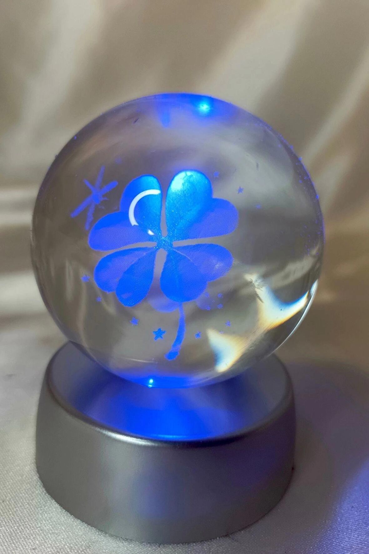 3D Led Işık Cam Küre Çok Işıklı Dört Yapraklı Yonca Şans Uğur