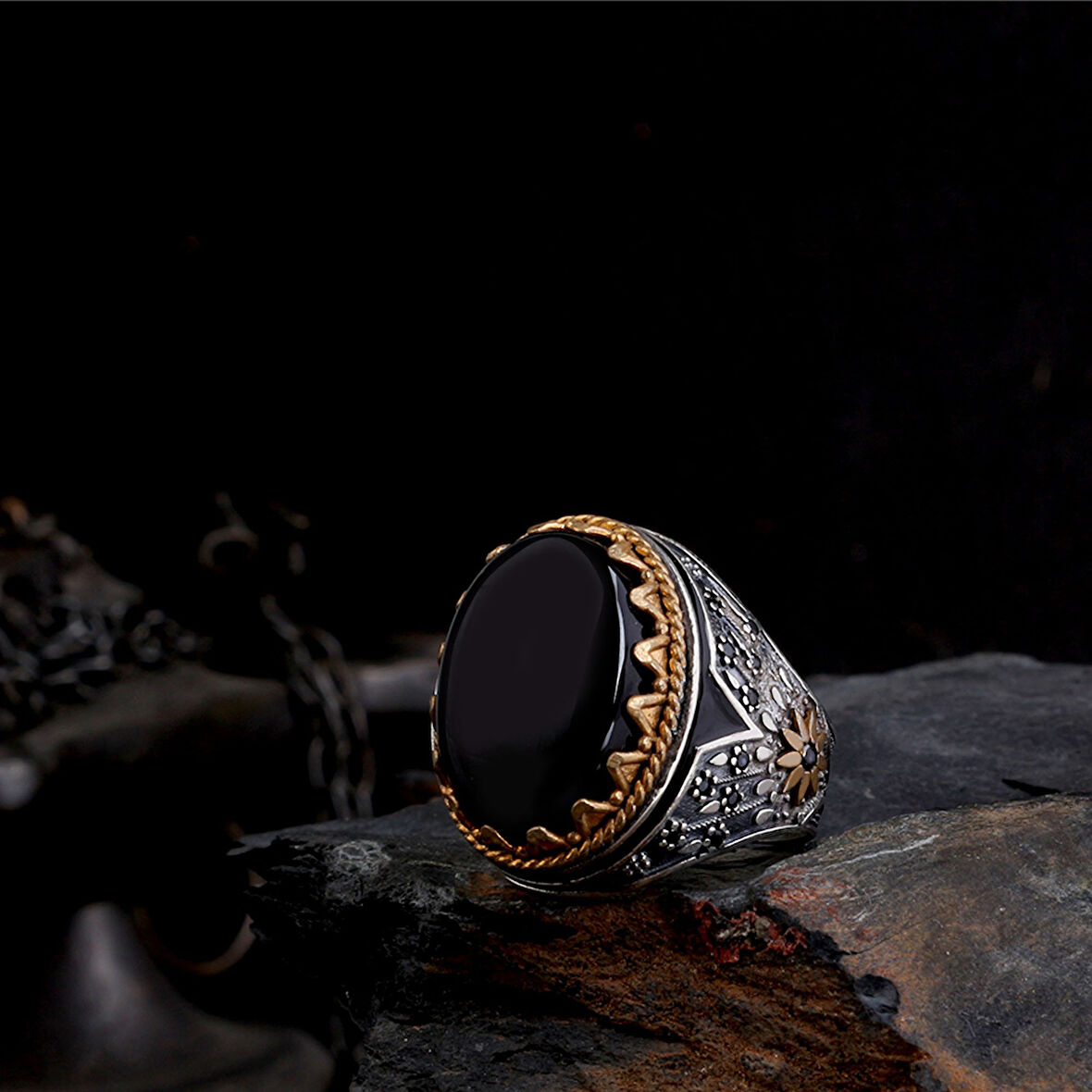 Erkek 925 Ayar Gümüş Yüzük – Osmanlı Esintili Özel Taşlı Yüzük