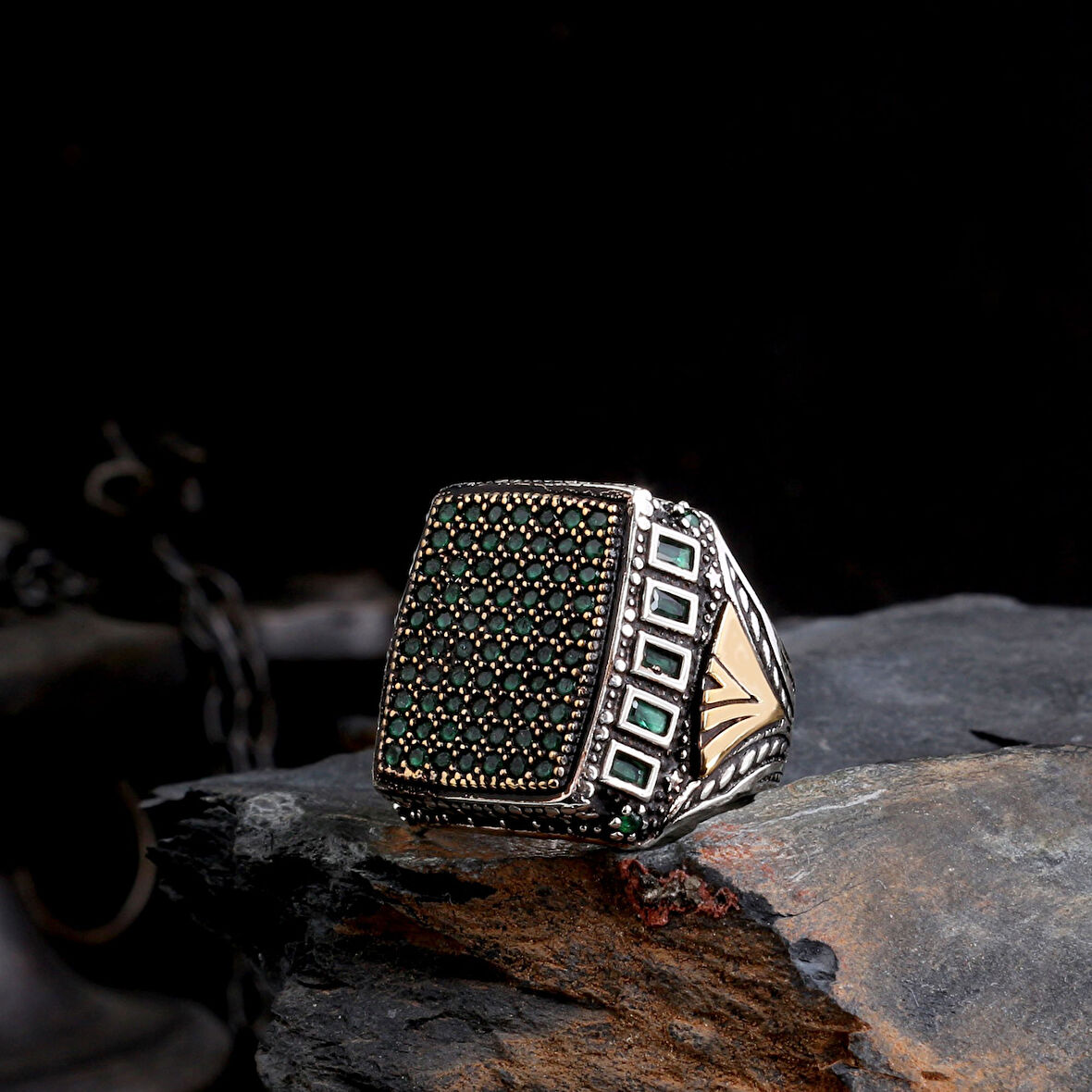 925 Ayar Gümüş Erkek Yüzük – Sanatsal İşlemeli Doğal Taş Yüzük