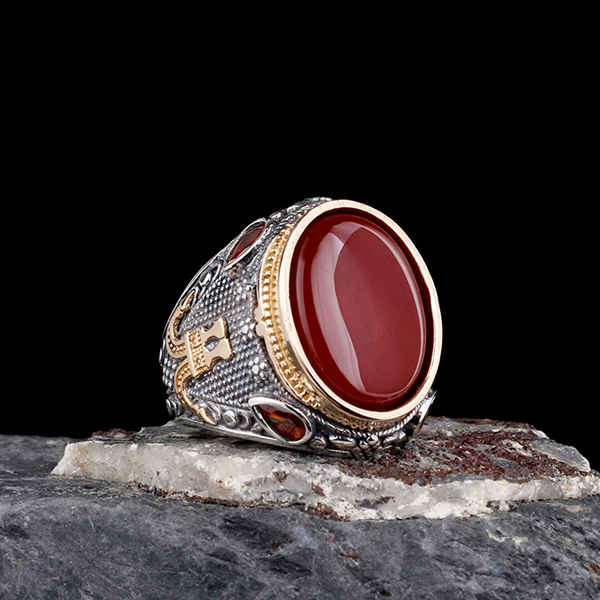 Senin Silver – Şah Duruşu 925 | Oval Taşlı Maskülen Yüzük