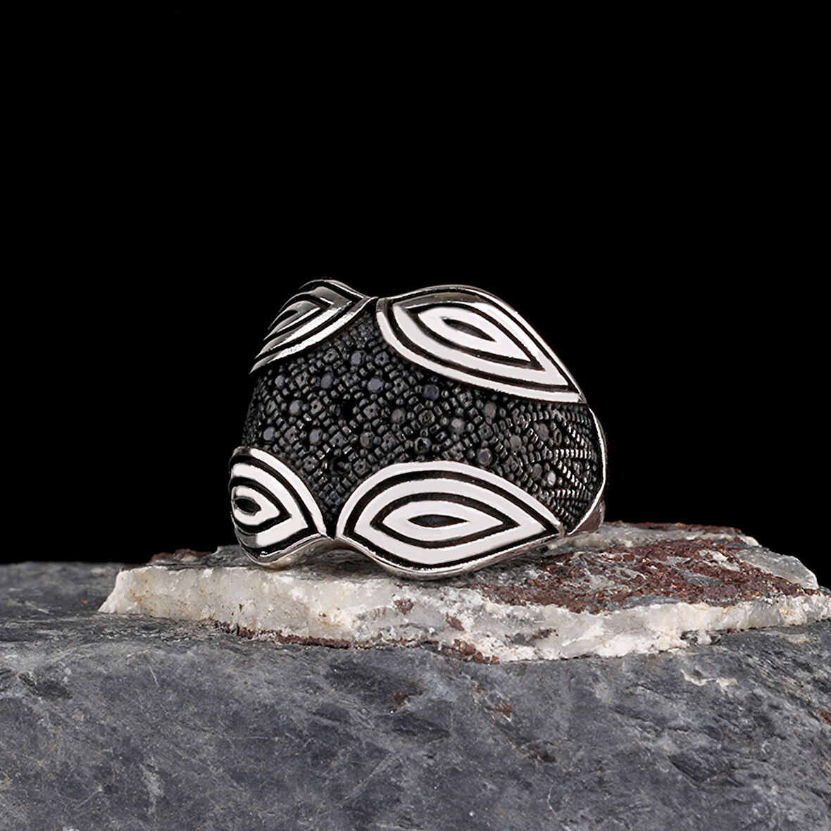 Senin Silver – Derin İz 925 | Sanatsal Dokulu Gümüş Yüzük