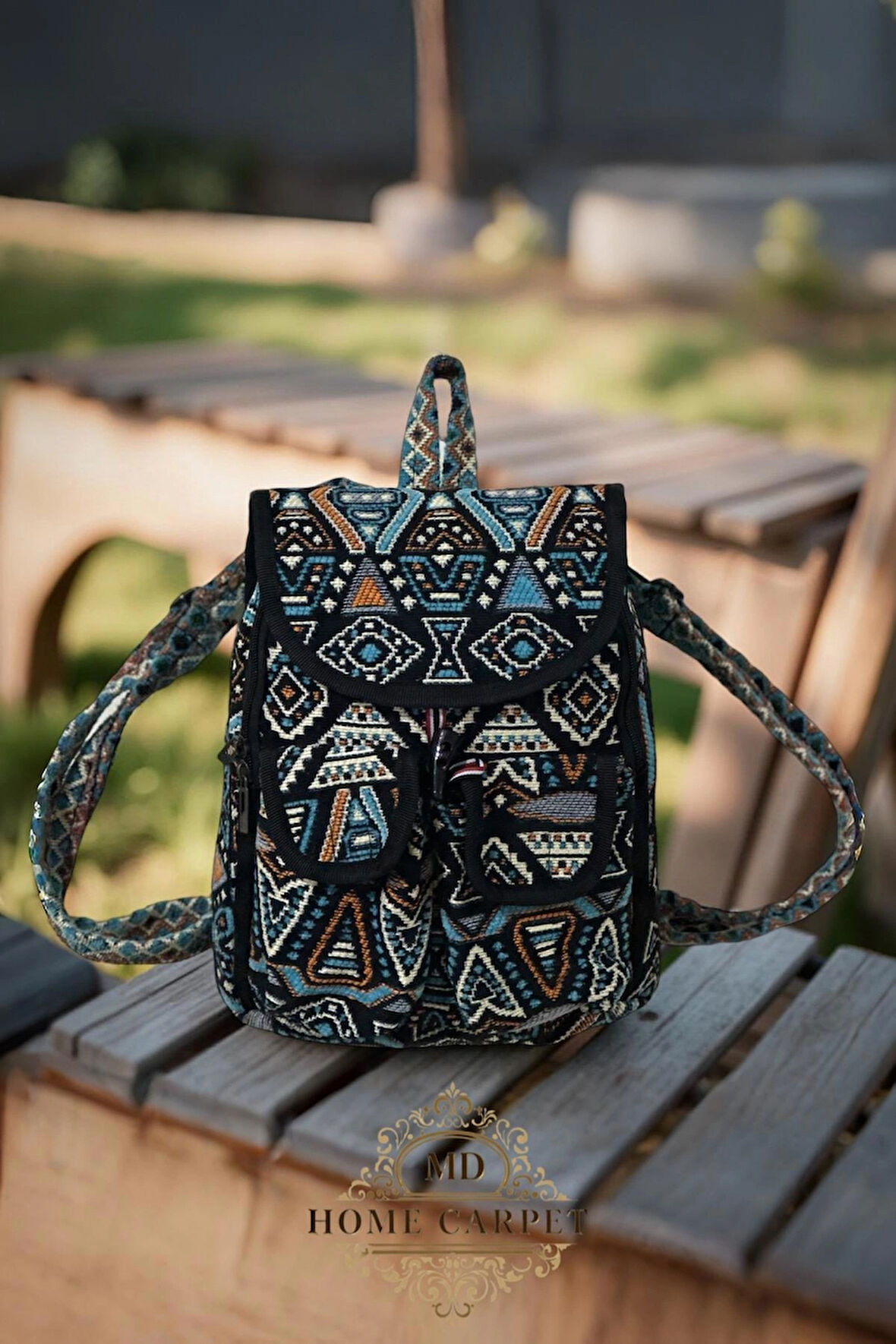 Kilim Desenli El Yapımı Sırt Çantası – Etnik Tasarım, Dayanıklı ve Katlanabilir