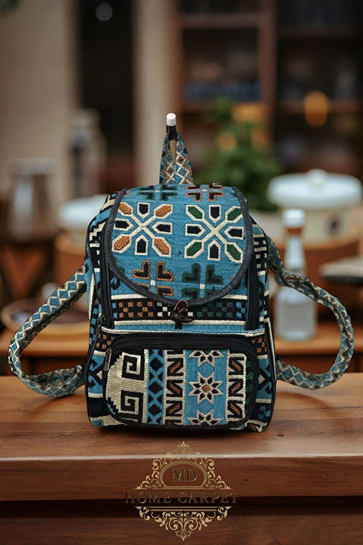 Kilim Desenli El Yapımı Sırt Çantası – Etnik Tasarım, Dayanıklı ve Katlanabilir