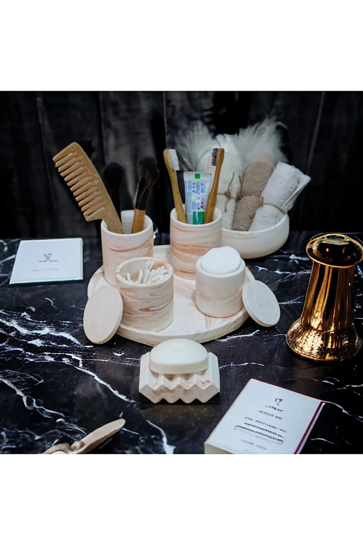 Marble Turuncu Serisi Tepsili Beton Banyo Seti,Pamukluk,Havluluk ve Sabunluk Set